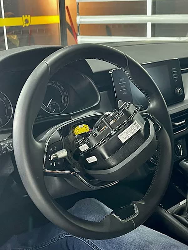 Airbag kontrolü için sökülmüş direksiyon